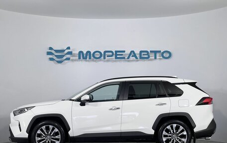 Toyota RAV4, 2021 год, 3 690 000 рублей, 8 фотография