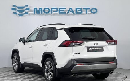 Toyota RAV4, 2021 год, 3 690 000 рублей, 7 фотография