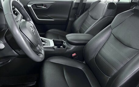Toyota RAV4, 2021 год, 3 690 000 рублей, 9 фотография
