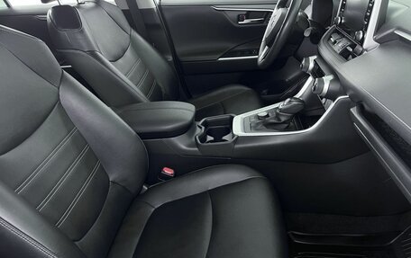 Toyota RAV4, 2021 год, 3 690 000 рублей, 11 фотография