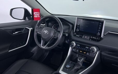 Toyota RAV4, 2021 год, 3 690 000 рублей, 12 фотография