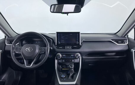 Toyota RAV4, 2021 год, 3 690 000 рублей, 13 фотография