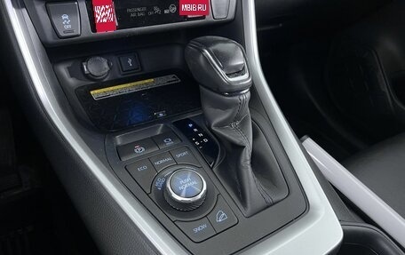 Toyota RAV4, 2021 год, 3 690 000 рублей, 19 фотография