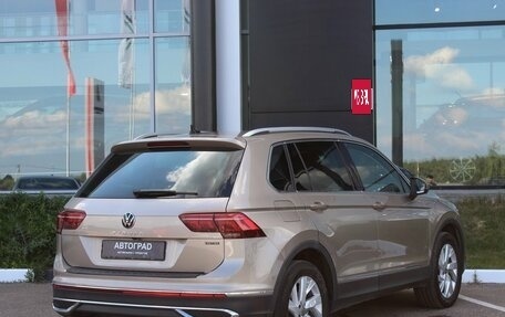 Volkswagen Tiguan II, 2021 год, 3 380 000 рублей, 4 фотография