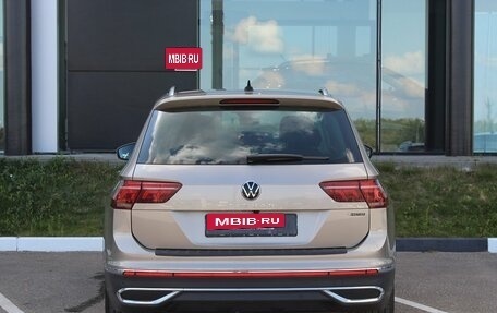 Volkswagen Tiguan II, 2021 год, 3 380 000 рублей, 5 фотография
