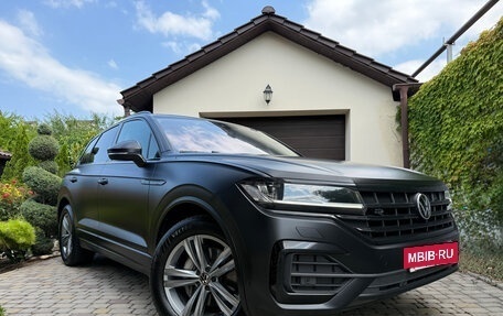 Volkswagen Touareg III, 2022 год, 6 850 000 рублей, 2 фотография
