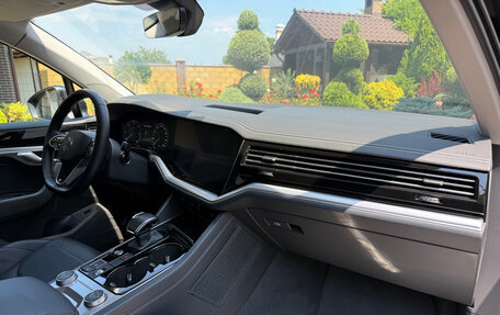 Volkswagen Touareg III, 2022 год, 6 850 000 рублей, 21 фотография