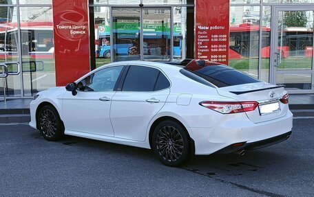 Toyota Camry, 2022 год, 3 589 000 рублей, 7 фотография