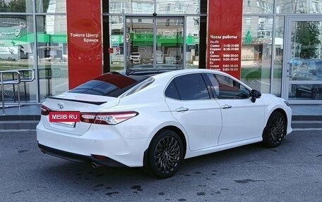Toyota Camry, 2022 год, 3 589 000 рублей, 5 фотография