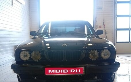BMW 5 серия, 1988 год, 360 000 рублей, 1 фотография