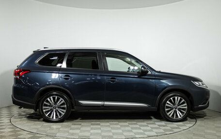 Mitsubishi Outlander III рестайлинг 3, 2020 год, 1 749 777 рублей, 5 фотография