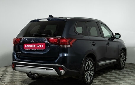 Mitsubishi Outlander III рестайлинг 3, 2020 год, 1 749 777 рублей, 6 фотография