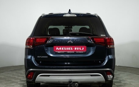 Mitsubishi Outlander III рестайлинг 3, 2020 год, 1 749 777 рублей, 7 фотография