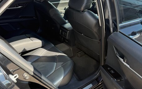 Toyota Camry, 2018 год, 2 650 000 рублей, 12 фотография