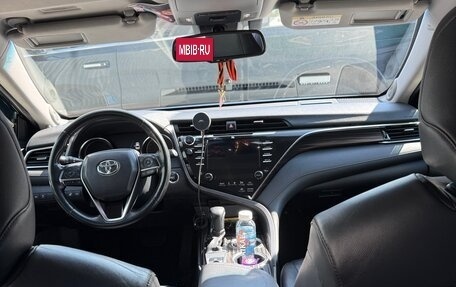 Toyota Camry, 2018 год, 2 650 000 рублей, 6 фотография