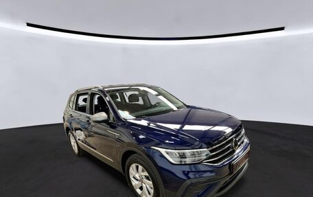Volkswagen Tiguan II, 2022 год, 2 875 000 рублей, 3 фотография