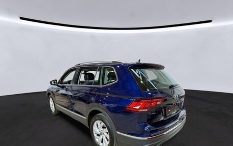 Volkswagen Tiguan II, 2022 год, 2 875 000 рублей, 2 фотография