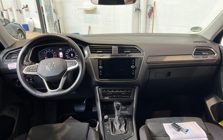 Volkswagen Tiguan II, 2022 год, 2 875 000 рублей, 6 фотография