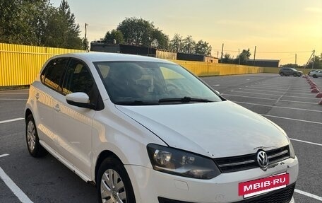 Volkswagen Polo VI (EU Market), 2011 год, 410 000 рублей, 2 фотография