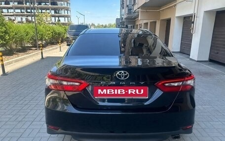 Toyota Camry, 2021 год, 2 890 000 рублей, 5 фотография