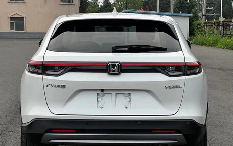 Honda Vezel, 2023 год, 1 850 000 рублей, 5 фотография