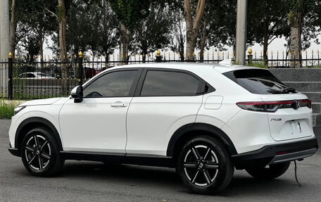 Honda Vezel, 2023 год, 1 850 000 рублей, 6 фотография