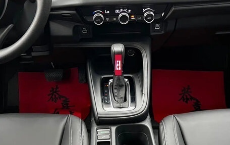 Honda Vezel, 2023 год, 1 850 000 рублей, 13 фотография