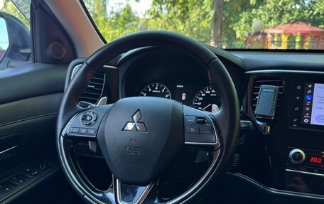 Mitsubishi Outlander III рестайлинг 3, 2020 год, 1 890 000 рублей, 21 фотография