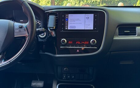 Mitsubishi Outlander III рестайлинг 3, 2020 год, 1 890 000 рублей, 22 фотография