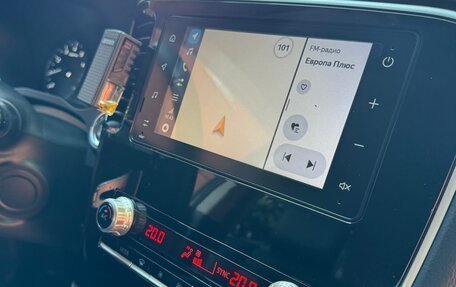 Mitsubishi Outlander III рестайлинг 3, 2020 год, 1 890 000 рублей, 24 фотография
