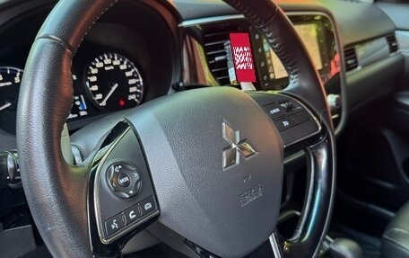 Mitsubishi Outlander III рестайлинг 3, 2020 год, 1 890 000 рублей, 19 фотография