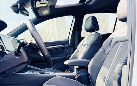 Volkswagen Golf VIII, 2023 год, 1 920 000 рублей, 9 фотография