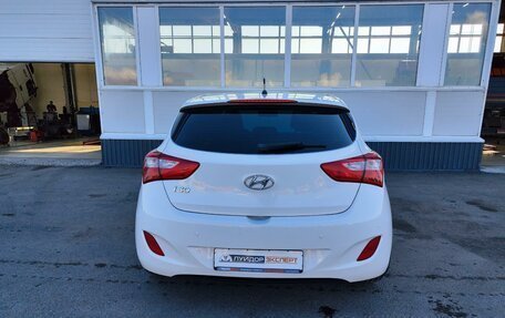 Hyundai i30 II рестайлинг, 2012 год, 899 000 рублей, 6 фотография