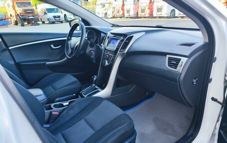 Hyundai i30 II рестайлинг, 2012 год, 899 000 рублей, 13 фотография