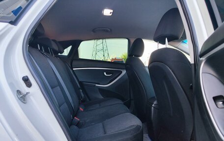 Hyundai i30 II рестайлинг, 2012 год, 899 000 рублей, 11 фотография