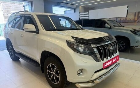 Toyota Land Cruiser Prado 150 рестайлинг 2, 2015 год, 4 150 000 рублей, 3 фотография