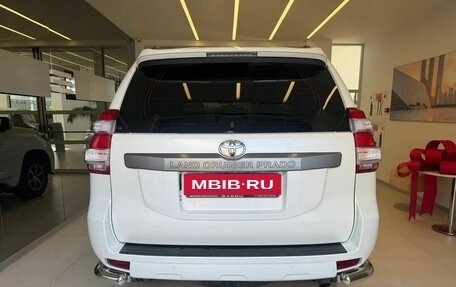 Toyota Land Cruiser Prado 150 рестайлинг 2, 2015 год, 4 150 000 рублей, 5 фотография