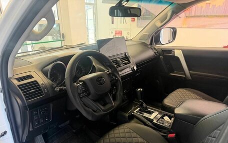 Toyota Land Cruiser Prado 150 рестайлинг 2, 2015 год, 4 150 000 рублей, 13 фотография