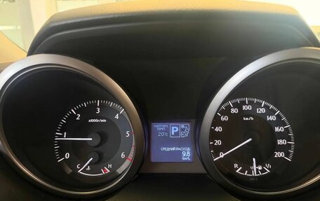 Toyota Land Cruiser Prado 150 рестайлинг 2, 2015 год, 4 150 000 рублей, 10 фотография