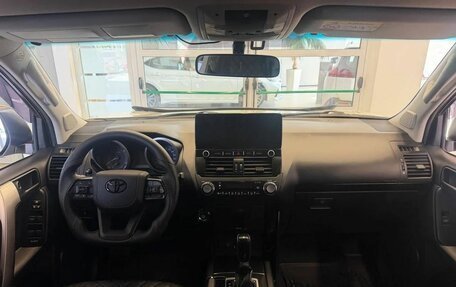 Toyota Land Cruiser Prado 150 рестайлинг 2, 2015 год, 4 150 000 рублей, 11 фотография
