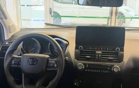 Toyota Land Cruiser Prado 150 рестайлинг 2, 2015 год, 4 150 000 рублей, 12 фотография