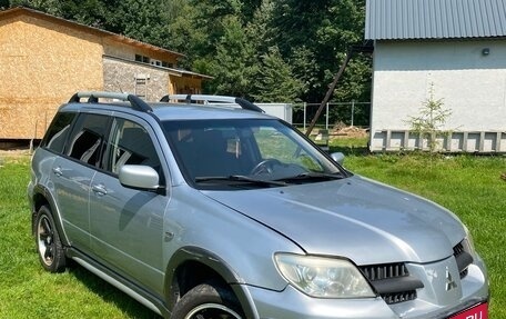 Mitsubishi Outlander III рестайлинг 3, 2005 год, 549 000 рублей, 1 фотография