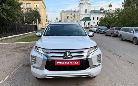 Mitsubishi Pajero Sport III рестайлинг, 2020 год, 4 110 000 рублей, 1 фотография