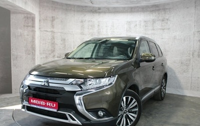 Mitsubishi Outlander III рестайлинг 3, 2019 год, 2 254 000 рублей, 1 фотография