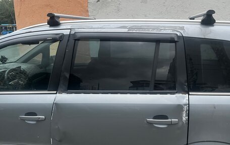Opel Zafira B, 2008 год, 200 000 рублей, 17 фотография