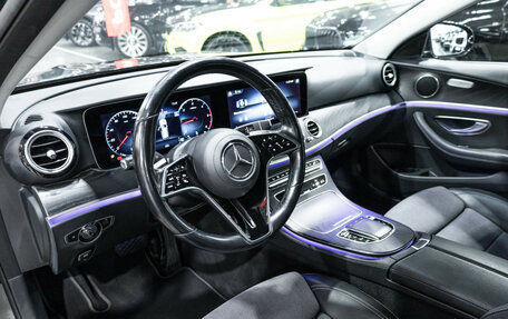 Mercedes-Benz E-Класс, 2022 год, 3 900 000 рублей, 14 фотография