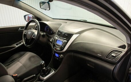 Hyundai Solaris II рестайлинг, 2011 год, 865 000 рублей, 18 фотография