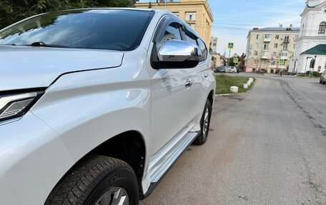 Mitsubishi Pajero Sport III рестайлинг, 2020 год, 4 110 000 рублей, 2 фотография
