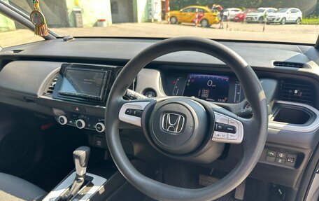 Honda Fit, 2021 год, 1 250 000 рублей, 2 фотография