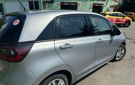 Honda Fit, 2021 год, 1 250 000 рублей, 6 фотография